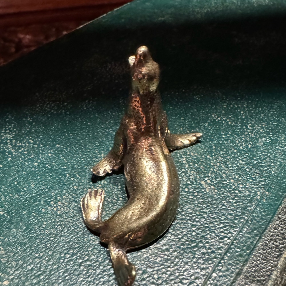 Solid Brass Sea Lion Vintage-style Sculpture Desk Decor - Picture 7 of 9